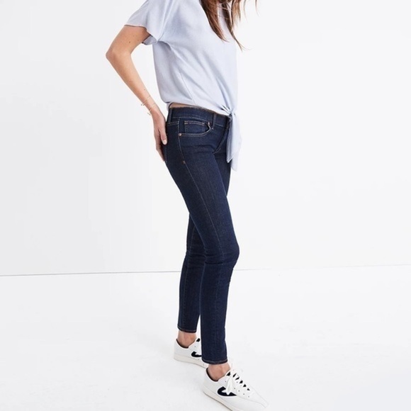 Madewell • 8" Skinny Jeans in Quincy Wash - Picture 2 of 9